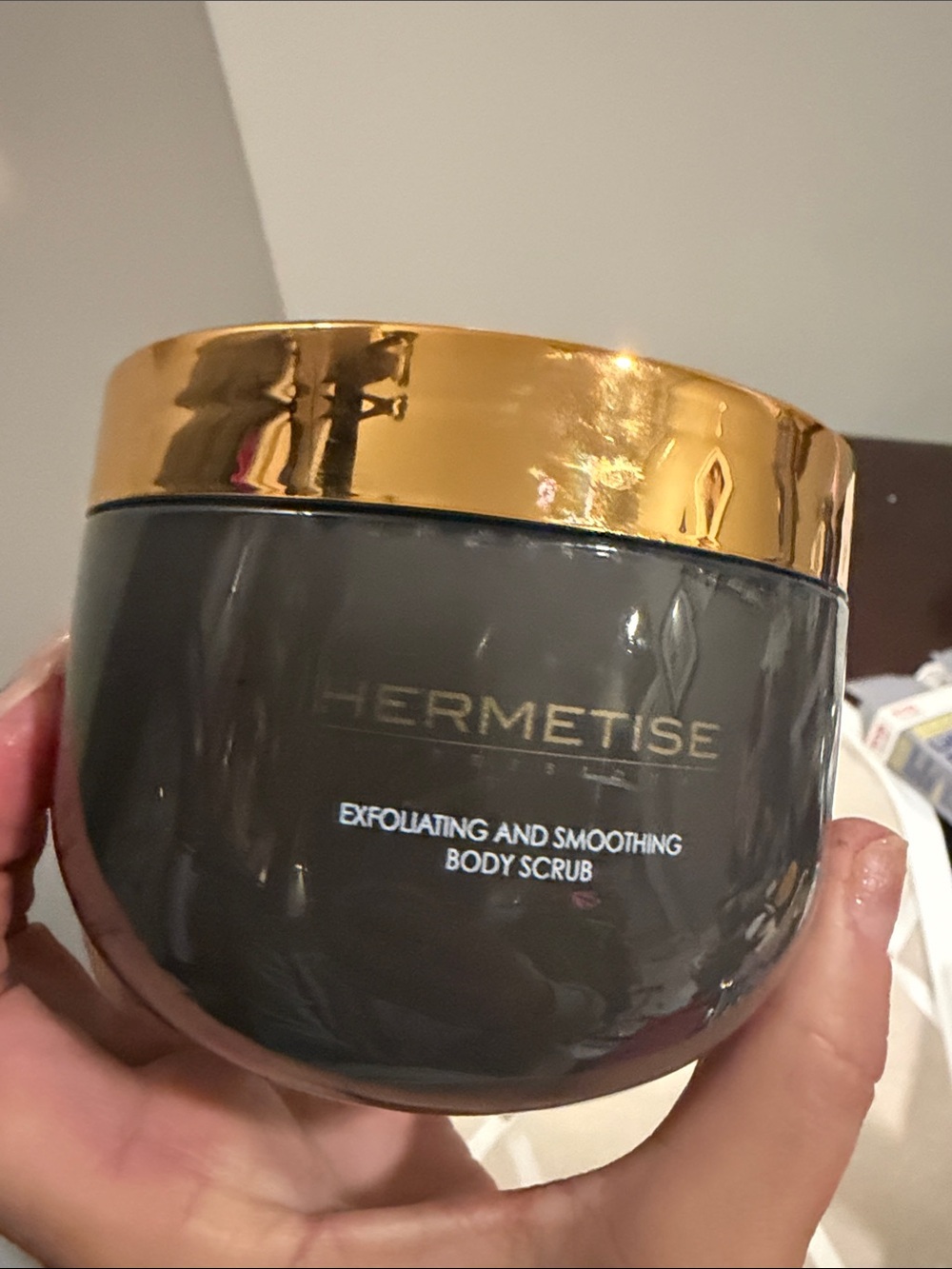 HERMETESE ~ Exfoliating and Smoothing Body Scrub - Refreshing Luxurious Crystals - Picture 5 of 6